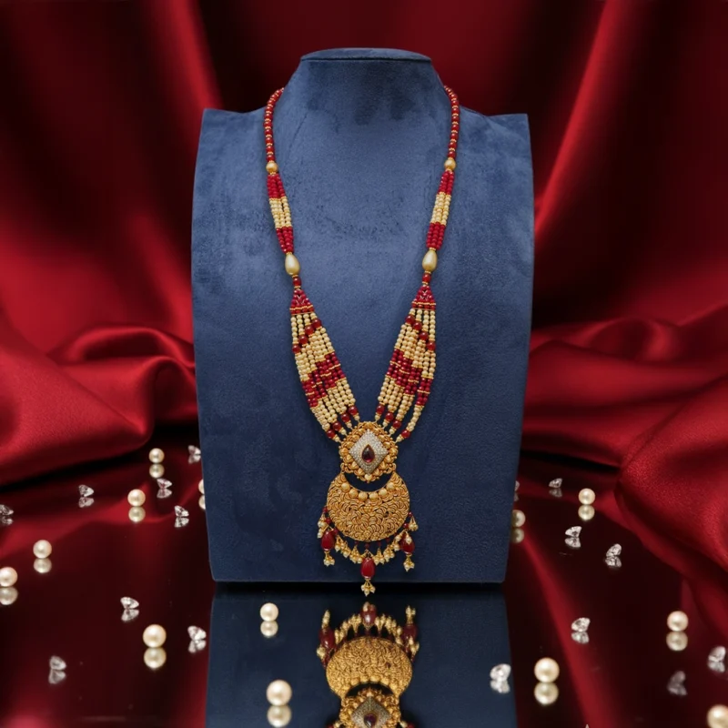 Exquisite 21 Karat Gold Bridal Set (8 Tola) - Image 9