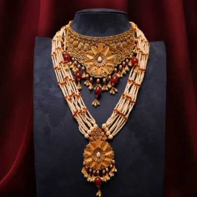 Elegant 21 Karat Gold Ensemble (4 Tola)