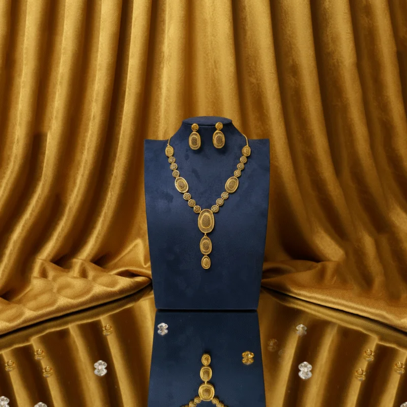 Elegant 21 Karat Gold “Arabesque Charm” Set (3.5 Tola)