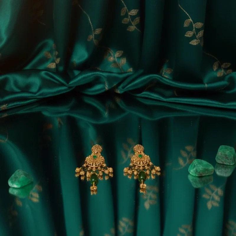 Magnificent 21 Karat Gold Bridal Choker & Earring Set (4 Tola) - Image 3